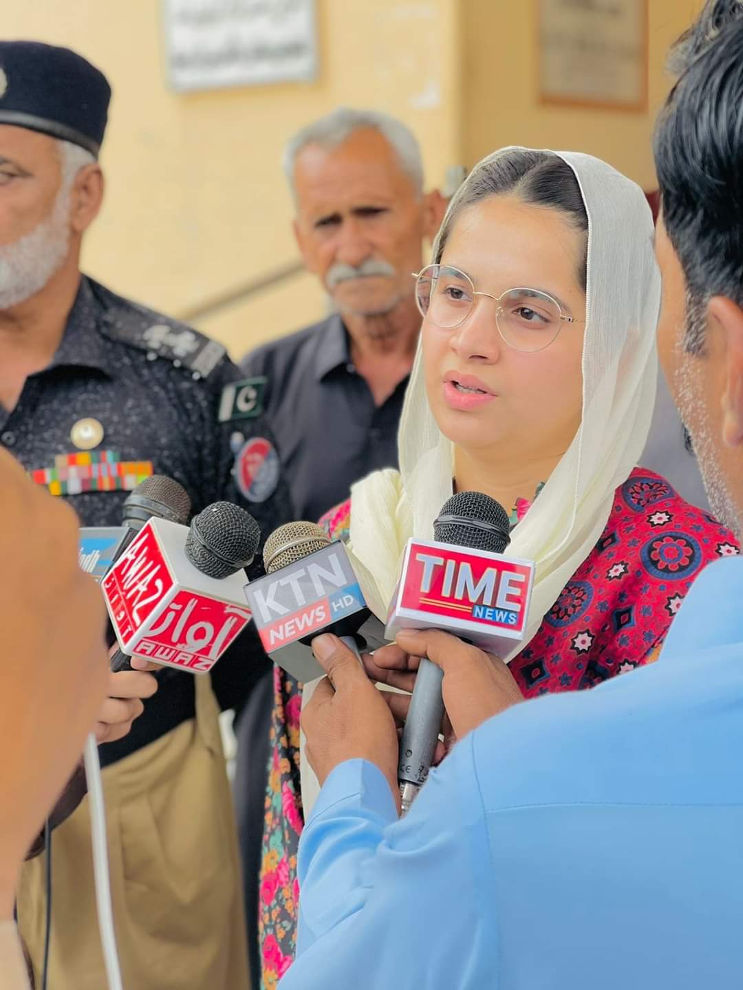 Umme Rubab Chandio campaigning against feudalism — photograph 1